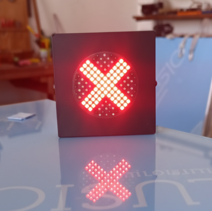 SEMÁFORO-TIPO-INDUSTRIAL-SETA-XIS-01